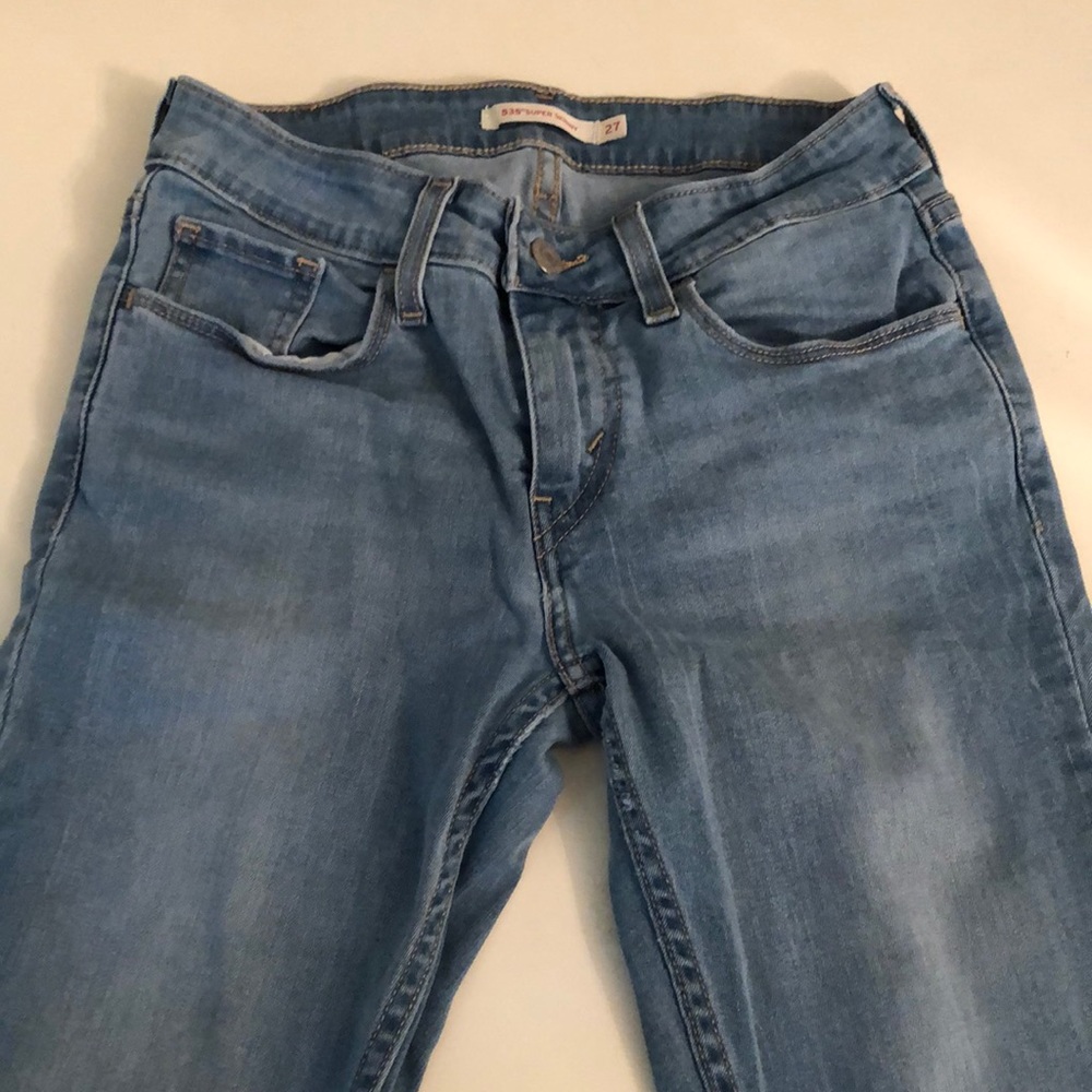 Light wash Levi’s jeans - 535 super skinny